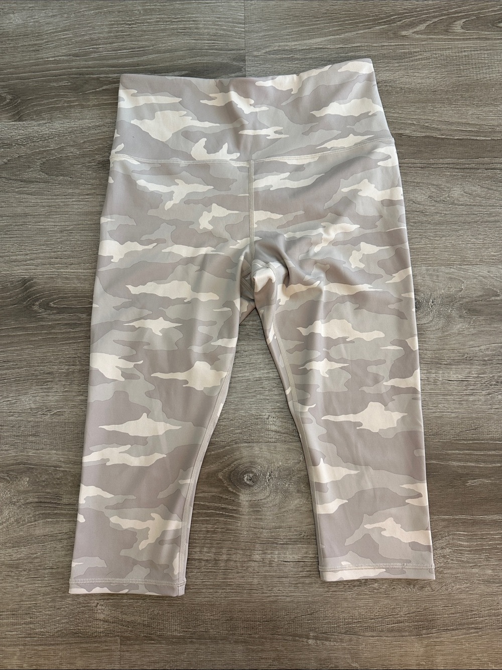 Athleta Women’s Neutral Camo Capri Leggings - Beige & Cream